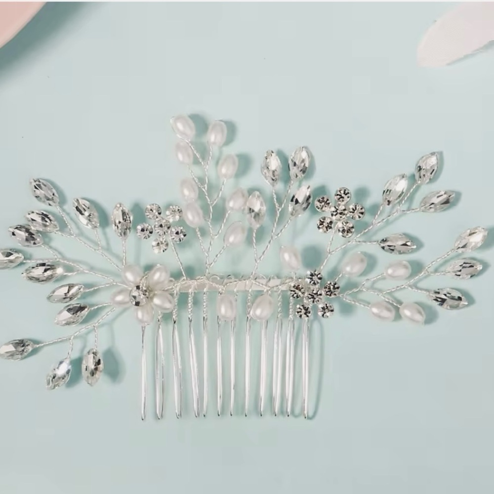 Elegant Silver Tone Rhinestone Floral Pearl Bridal Hair Comb Accessory